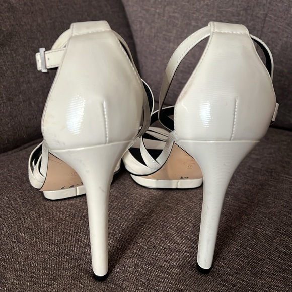 CALVIN KLEIN VONNIE STRAPPY HEELS - Picture 4 of 9